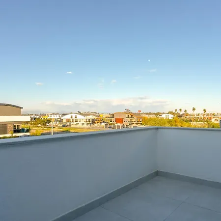 דירה Stylish Flat W Balcony Near Lara אנטליה