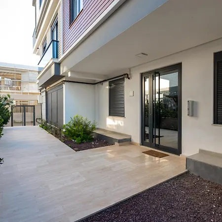 דירה Stylish Flat W Balcony Near Lara *